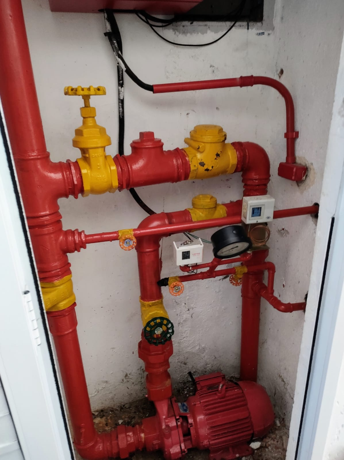 Caça vazamento em rede de distribuição para hidrantes